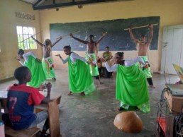 spectacle école ouganda 2